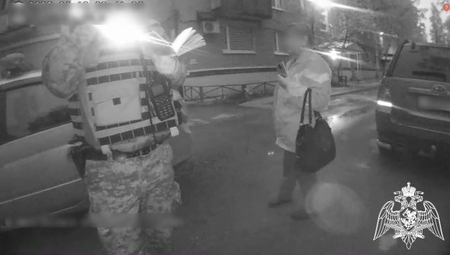 В Ухте росгвардейцы помогли женщине не стать жертвой мошенников